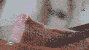 咸肉取出，切片備用。