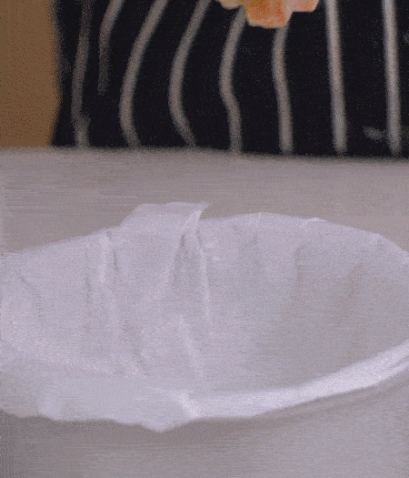 放到容器中，30-36攝氏度的地方發(fā)酵2次。