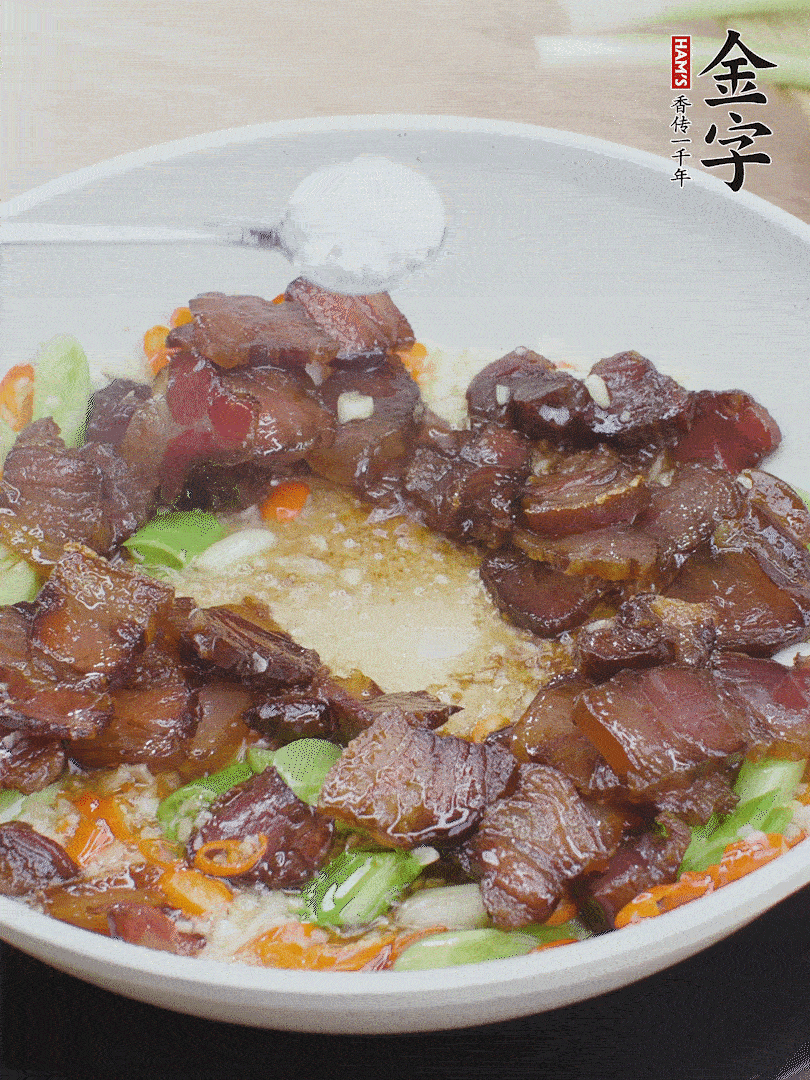 下醬油肉，一點(diǎn)生抽、白糖調(diào)味。