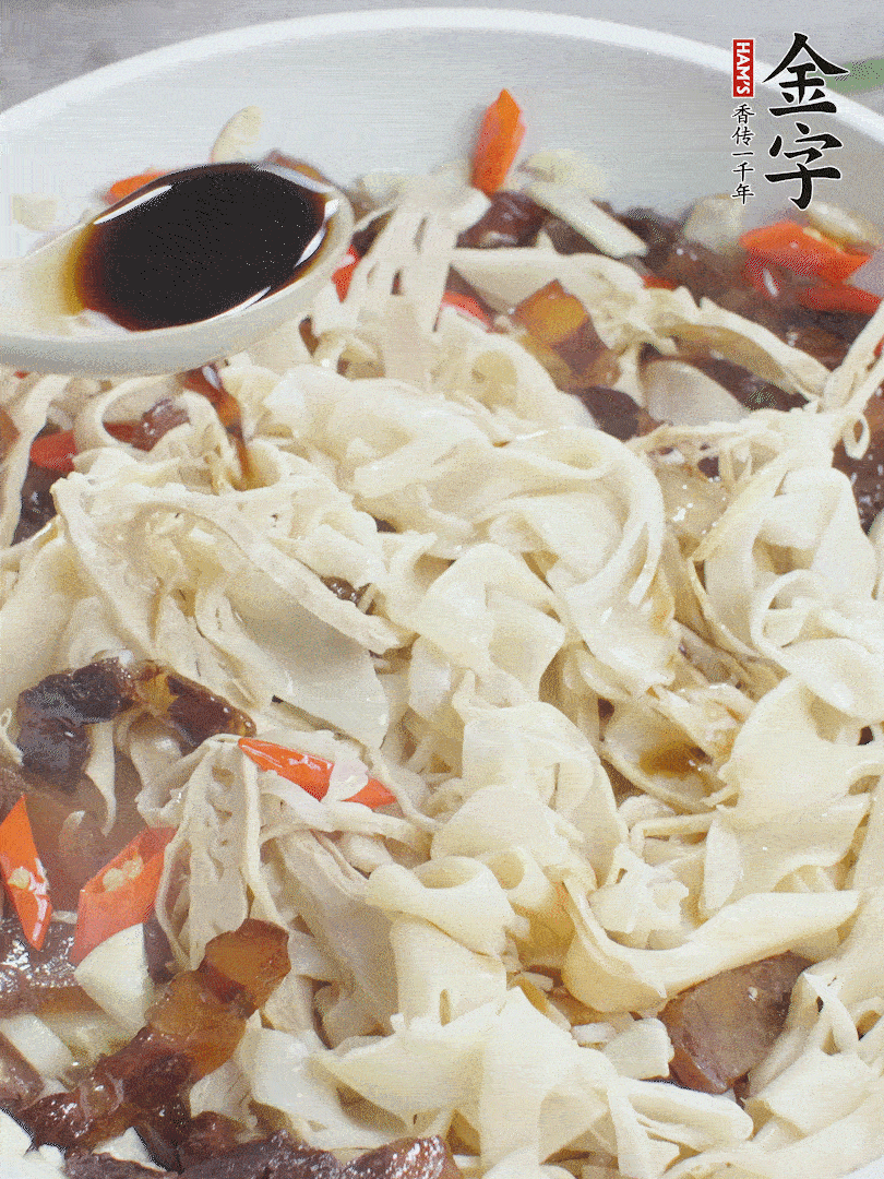 下糯米筍，淋一點(diǎn)生抽、蠔油調(diào)味。