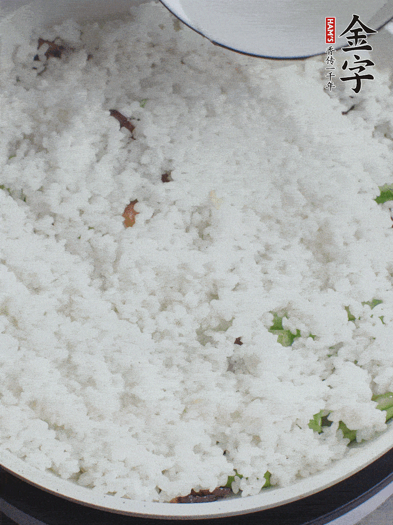 放一碗水，蓋蓋燜煮。