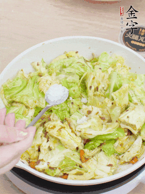 一點鹽、糖調(diào)味。