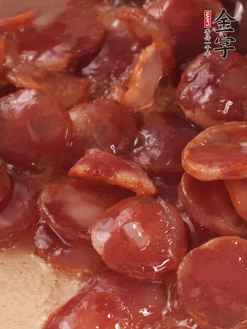 絲苗米洗凈后，用1.5倍水煮至6分熟（偏硬的質(zhì)地），網(wǎng)篩撈起瀝干水分備用。