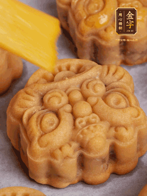 冷卻5分鐘刷上蛋液，160℃再烤10分鐘，回油1晚更香