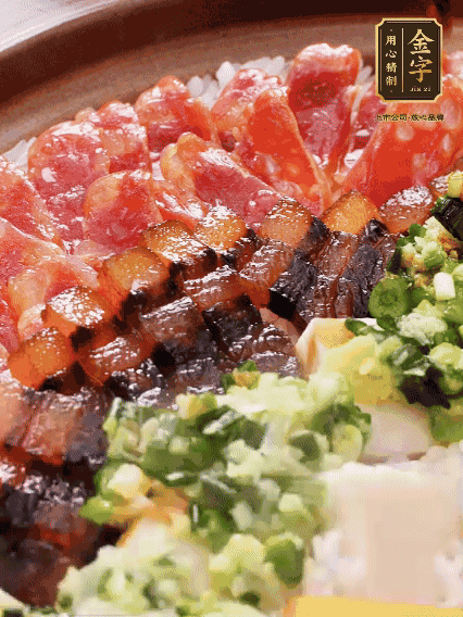 淋上蔥姜醬和少許醬油，攪拌均勻