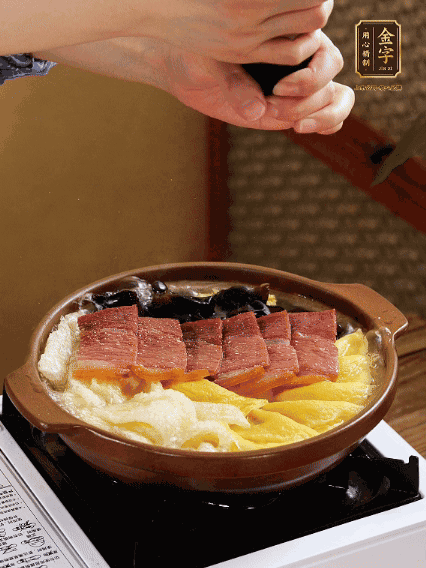 加水沒過食材，煮15-20分鐘